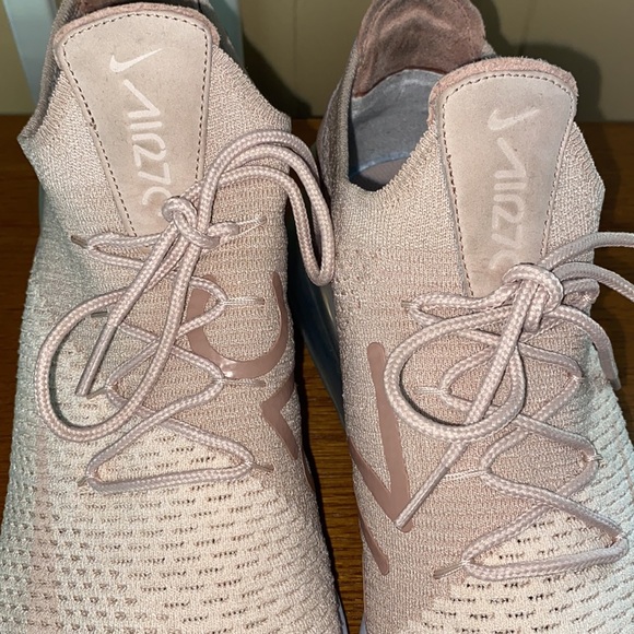 NIKE Sneakers/Tennis Shoes - Picture 12 of 13